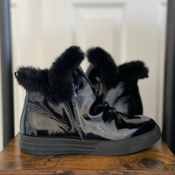 Patent Leather, Faux Fur Lined, Slip-On BOOTIES⭐️ So Cute - Picture 5 of 12